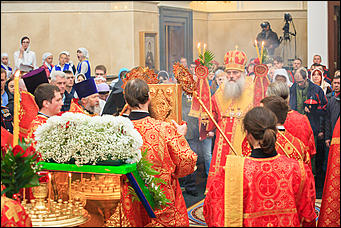 1 май 2016 г., Барнаул. Фото: Михаил Полубедов   Христос Воскресе!!! 