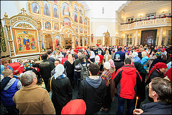 1 май 2016 г., Барнаул. Фото: Михаил Полубедов   Христос Воскресе!!! 