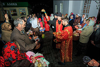 1 май 2016 г., Барнаул. Фото: Михаил Полубедов   Христос Воскресе!!! 