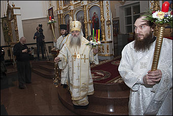 1 май 2016 г., Барнаул. Фото: Михаил Полубедов   Христос Воскресе!!! 