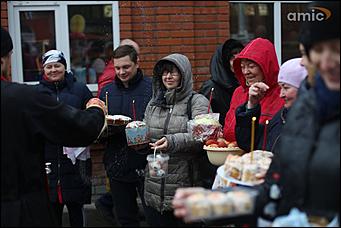 9 апреля 2018 г., Барнаул. Екатерина Смолихина   Свечи, куличи и хороводы: барнаульская Пасха в объективе Amic.ru