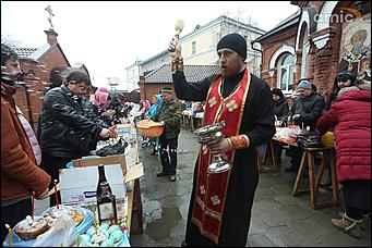 9 апреля 2018 г., Барнаул. Екатерина Смолихина   Свечи, куличи и хороводы: барнаульская Пасха в объективе Amic.ru