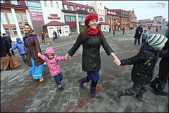 9 апреля 2018 г., Барнаул. Екатерина Смолихина   Свечи, куличи и хороводы: барнаульская Пасха в объективе Amic.ru