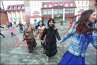 9 апреля 2018 г., Барнаул. Екатерина Смолихина   Свечи, куличи и хороводы: барнаульская Пасха в объективе Amic.ru