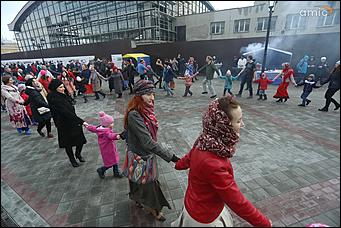 9 апреля 2018 г., Барнаул. Екатерина Смолихина   Свечи, куличи и хороводы: барнаульская Пасха в объективе Amic.ru