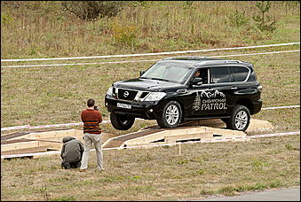 12 сентября 2010 г., Барнаул   «Сибирский PATROL» от компании «Nissan Мотор Рус» совместно с Автоцентром АНТ, официальным дилером Nissan в Барнауле 
