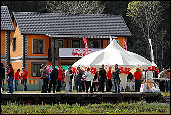 12 сентября 2010 г., Барнаул   «Сибирский PATROL» от компании «Nissan Мотор Рус» совместно с Автоцентром АНТ, официальным дилером Nissan в Барнауле 