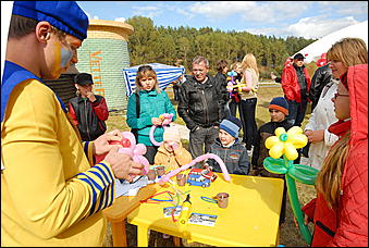 12 сентября 2010 г., Барнаул   «Сибирский PATROL» от компании «Nissan Мотор Рус» совместно с Автоцентром АНТ, официальным дилером Nissan в Барнауле 