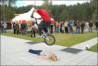 12 сентября 2010 г., Барнаул   «Сибирский PATROL» от компании «Nissan Мотор Рус» совместно с Автоцентром АНТ, официальным дилером Nissan в Барнауле 