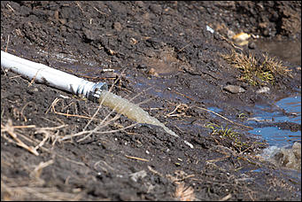 1 апрель 2016 г., Барнаул © Амител Вячеслав Мельников Наводнение на улицах Взлетная и Солнечная поляна. Фоторепортаж