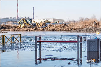 1 апрель 2016 г., Барнаул © Амител Вячеслав Мельников Наводнение на улицах Взлетная и Солнечная поляна. Фоторепортаж