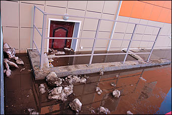 1 апрель 2016 г., Барнаул © Амител Вячеслав Мельников Наводнение на улицах Взлетная и Солнечная поляна. Фоторепортаж