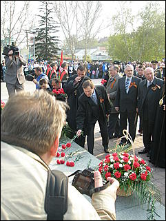 9 мая 2009 г., Барнаул   Возложение цветов к Мемориалу Славы