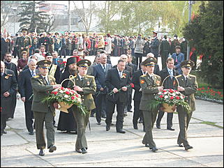 9 мая 2009 г., Барнаул   Возложение цветов к Мемориалу Славы