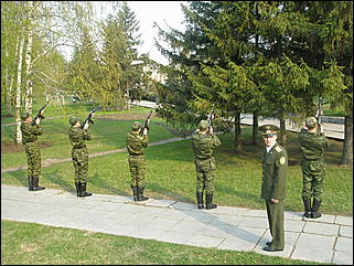 9 мая 2009 г., Барнаул   Возложение цветов к Мемориалу Славы