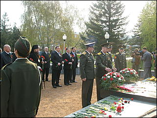 9 мая 2009 г., Барнаул   Возложение цветов к Мемориалу Славы