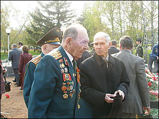 9 мая 2009 г., Барнаул   Возложение цветов к Мемориалу Славы