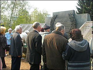 9 мая 2009 г., Барнаул   Возложение цветов к Мемориалу Славы