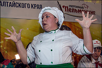 13 декабря 2015 г., Бийск   В рамках "Алтайской зимовки" прошли соревнования по спортивному пельменингу
