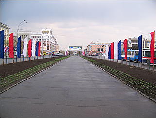 1 мая 2009 г., Барнаул   Один праздник - два митинга 