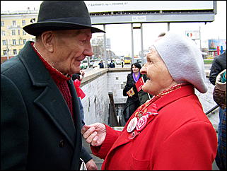 1 мая 2009 г., Барнаул   Один праздник - два митинга 