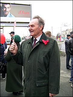 1 мая 2009 г., Барнаул   Один праздник - два митинга 