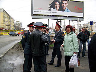 1 мая 2009 г., Барнаул   Один праздник - два митинга 