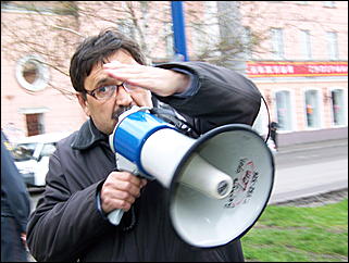 1 мая 2009 г., Барнаул   Один праздник - два митинга 