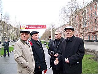 1 мая 2009 г., Барнаул   Один праздник - два митинга 