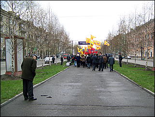 1 мая 2009 г., Барнаул   Один праздник - два митинга 