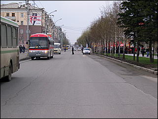 1 мая 2009 г., Барнаул   Один праздник - два митинга 