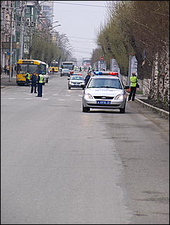 1 мая 2009 г., Барнаул   Один праздник - два митинга 