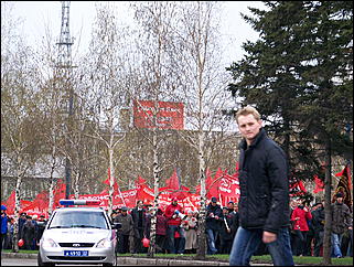 1 мая 2009 г., Барнаул   Один праздник - два митинга 