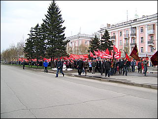 1 мая 2009 г., Барнаул   Один праздник - два митинга 