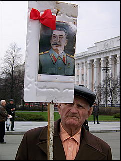 1 мая 2009 г., Барнаул   Один праздник - два митинга 