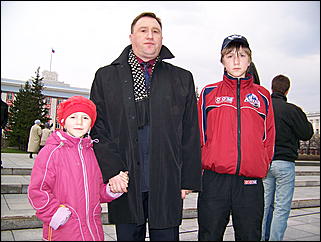 1 мая 2009 г., Барнаул   Один праздник - два митинга 