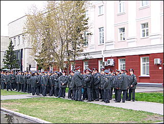 1 мая 2009 г., Барнаул   Один праздник - два митинга 