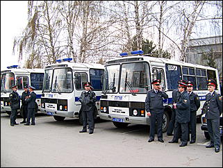 1 мая 2009 г., Барнаул   Один праздник - два митинга 