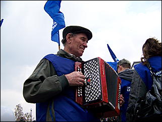 1 мая 2009 г., Барнаул   Один праздник - два митинга 