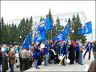 1 мая 2009 г., Барнаул   Один праздник - два митинга 