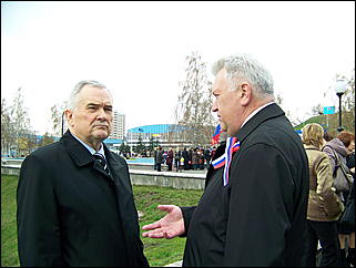 1 мая 2009 г., Барнаул   Один праздник - два митинга 