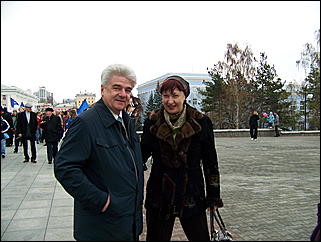 1 мая 2009 г., Барнаул   Один праздник - два митинга 