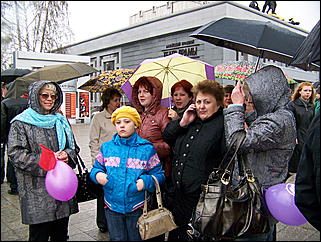 1 мая 2009 г., Барнаул   Один праздник - два митинга 