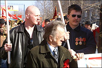 1 мая 2010 г., Барнаул   Красно-синий Первомай в Барнауле