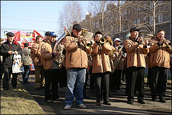 1 мая 2010 г., Барнаул   Красно-синий Первомай в Барнауле