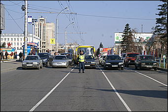 1 мая 2010 г., Барнаул   Красно-синий Первомай в Барнауле