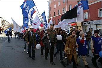 1 мая 2010 г., Барнаул   Красно-синий Первомай в Барнауле