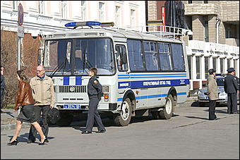 1 мая 2010 г., Барнаул   Красно-синий Первомай в Барнауле