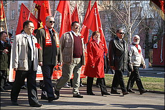 1 мая 2010 г., Барнаул   Красно-синий Первомай в Барнауле