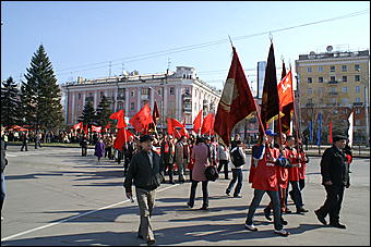 1 мая 2010 г., Барнаул   Красно-синий Первомай в Барнауле